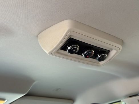 Used 2019 Dodge Journey SE w/ Connectivity Group image 28