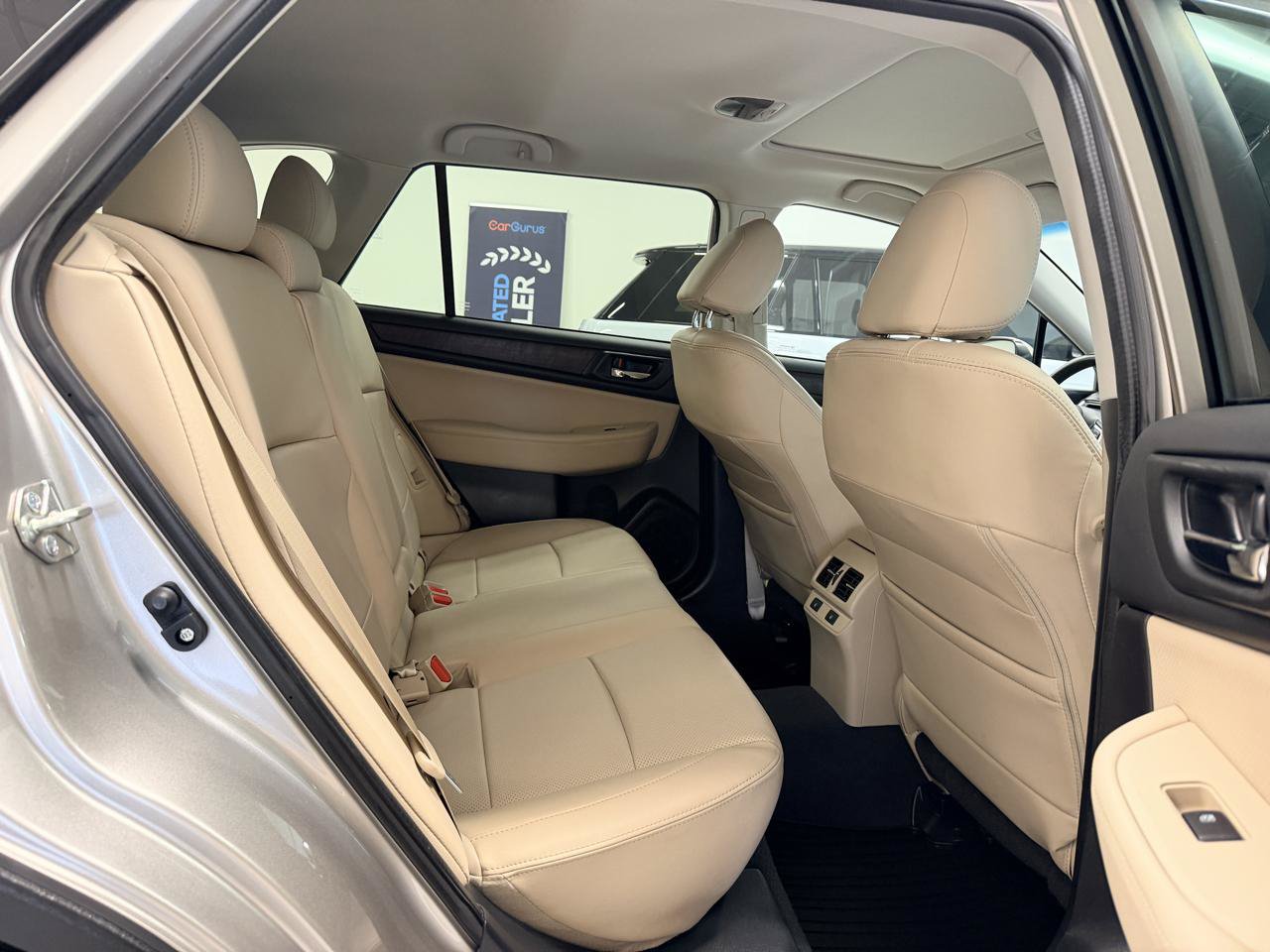 Used 2017 Subaru Outback 2.5i Limited AWD/4WD image 25