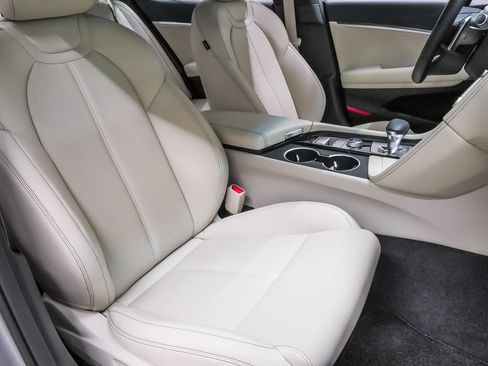 Certified 2026 Genesis G70 2.5T RWD image 14