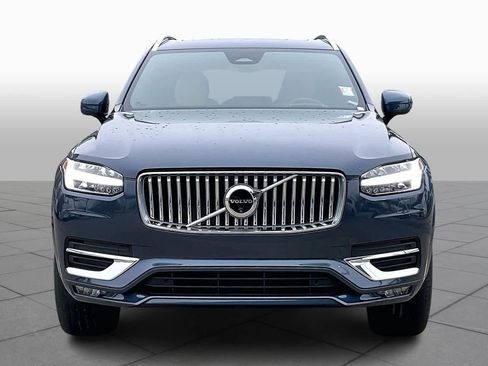 Used 2024 Volvo XC90 B6 Ultimate w/ Lounge Package image 4