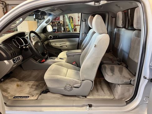 Used 2010 Toyota Tacoma 2WD Access Cab image 15