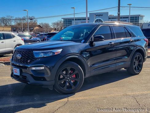 Used 2024 Ford Explorer ST w/ Equipment Group 401A image 2