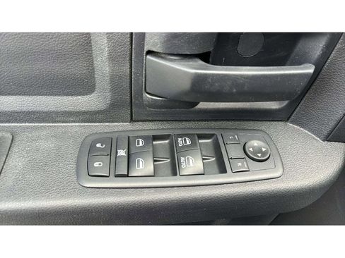 Used 2017 RAM 2500 Tradesman w/ Chrome Appearance Group image 18