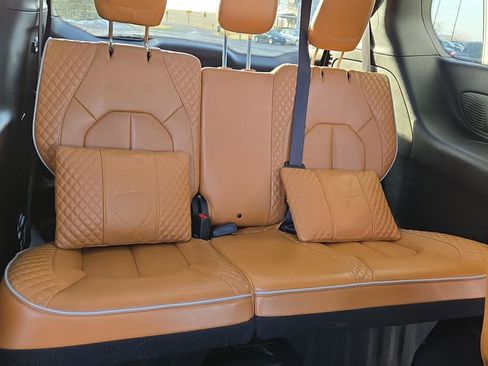 Used 2021 Chrysler Pacifica Pinnacle image 58