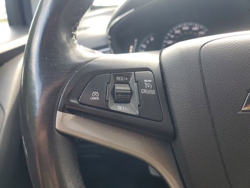 Used 2022 Chevrolet Trax LT w/ Midnight Edition image 21