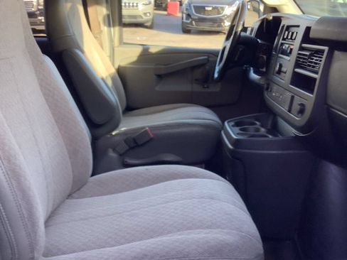 Used 2021 Chevrolet Express 3500 LT w/ LT Preferred Equipment Group RWD image 17