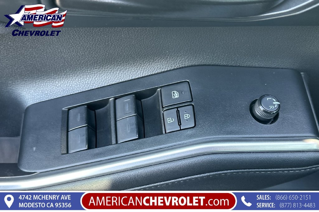 Used 2023 Toyota Highlander LE AWD/4WD image 12