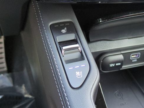 Certified 2025 Kia Telluride SX w/ SX Captain's Chair Package FWD image 24