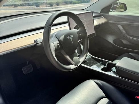 Used 2020 Tesla Model 3 Standard Range Plus RWD image 7