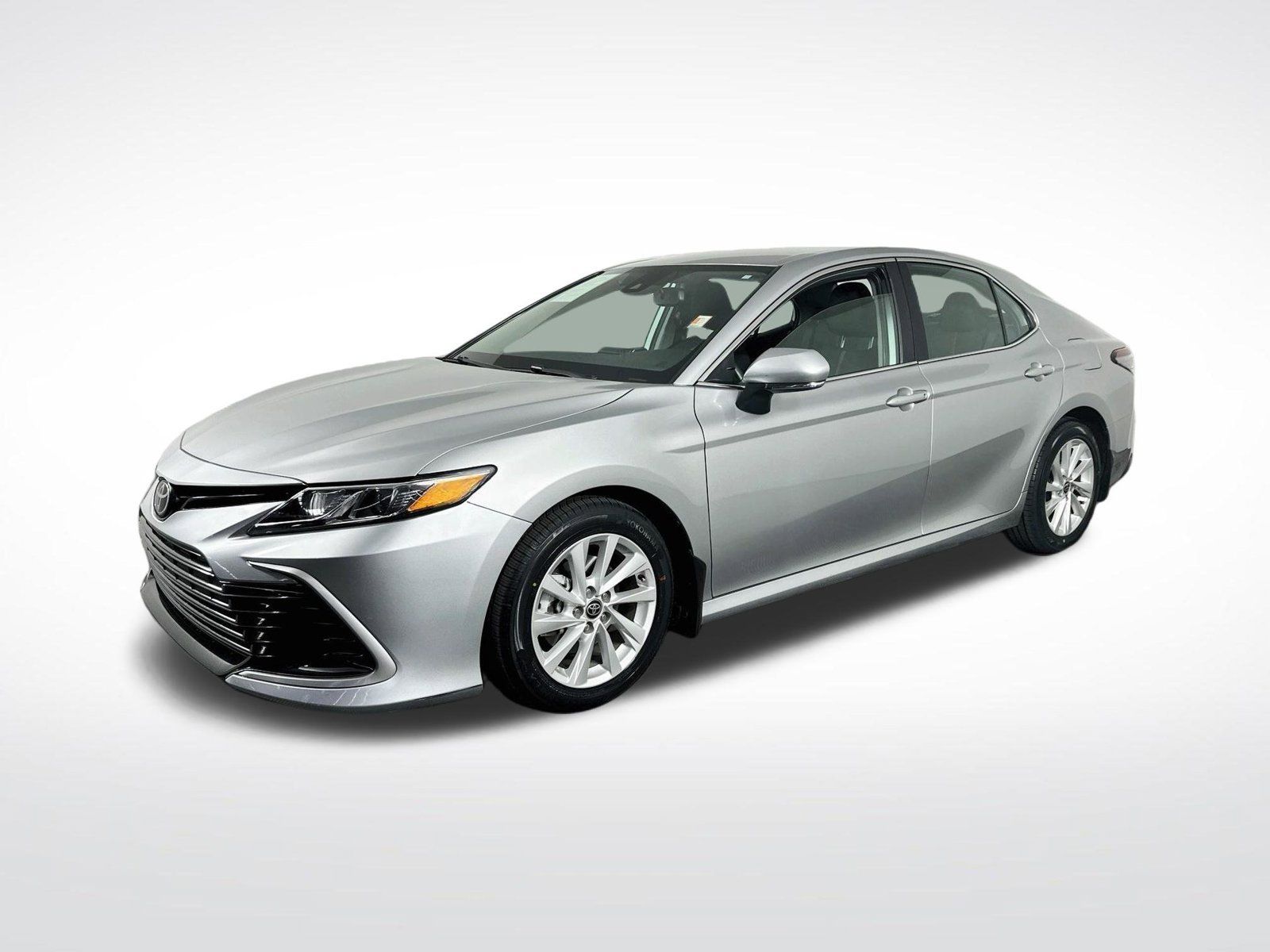 Used 2021 Toyota Camry LE w/ Convenience Package FWD image 4