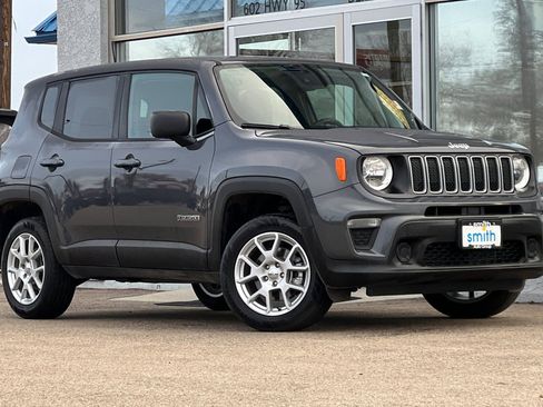 Used 2023 Jeep Renegade Latitude image 2