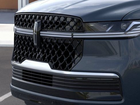 New 2026 Lincoln Navigator L Reserve w/ Jet Appearance Package AWD/4WD image 41