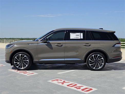 New 2025 Lincoln Aviator Reserve w/ Equipment Group 201A image 4