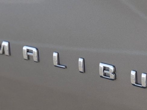 Used 2022 Chevrolet Malibu LT image 4