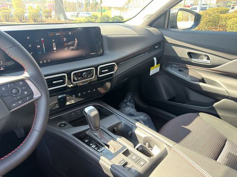 New 2026 Nissan Sentra SR w/ Floor Mat Package image 24