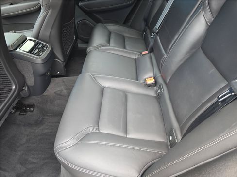 Used 2023 Volvo XC60 B6 Ultimate AWD/4WD image 14