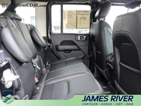 Used 2023 Jeep Wrangler Unlimited Sahara w/ Cold Weather Group AWD/4WD image 12