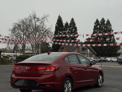 Used 2019 Hyundai Elantra SEL image 3