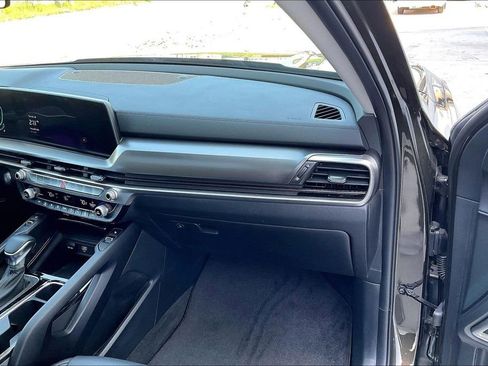 Used 2025 Kia Telluride S AWD/4WD image 16
