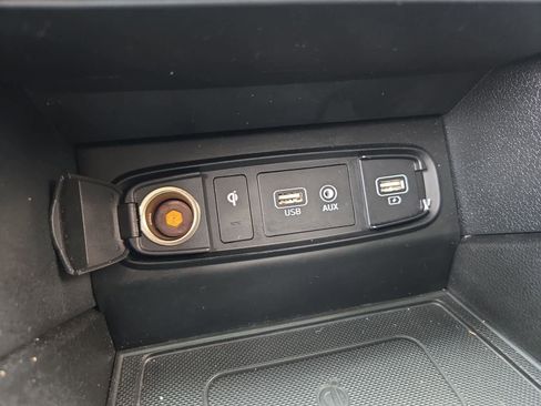 Used 2020 Hyundai Santa Fe Limited image 31