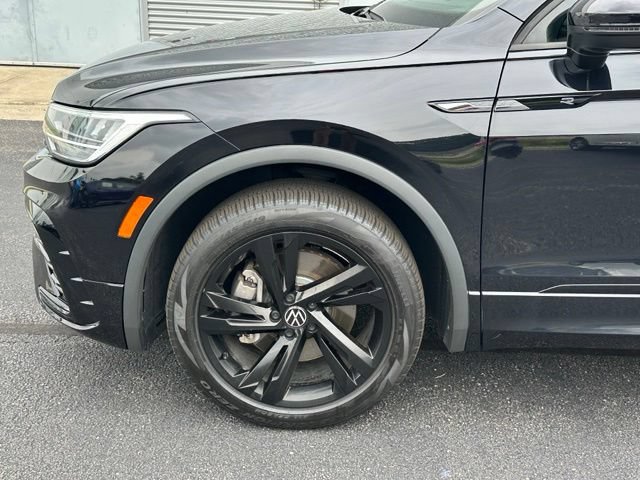 Certified 2024 Volkswagen Tiguan SE R-Line AWD/4WD image 7