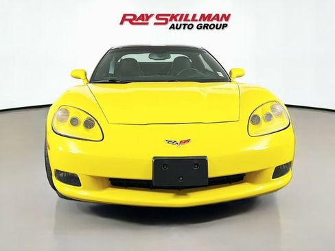 Used 2007 Chevrolet Corvette Coupe w/ Preferred Equipment Group RWD image 2