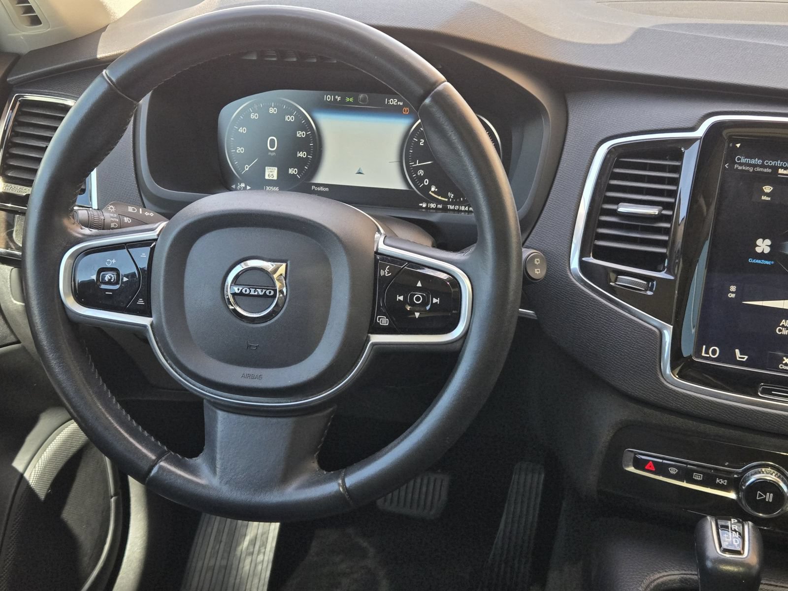 Used 2018 Volvo XC90 T6 Momentum w/ Momentum Plus Package AWD/4WD image 27