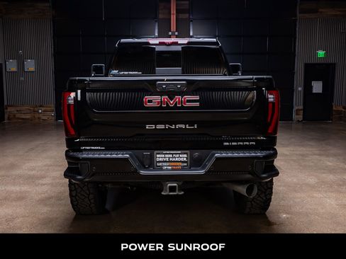 Used 2025 GMC Sierra 2500 Denali w/ Denali Reserve Package image 8
