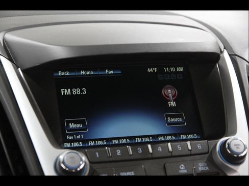 Used 2017 Chevrolet Equinox LS image 10