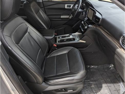 Used 2021 Ford Explorer Limited image 39