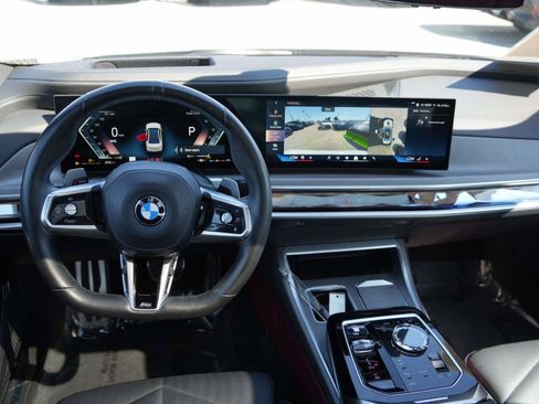 Used 2023 BMW 740i w/ Parking Assistance Package RWD image 7