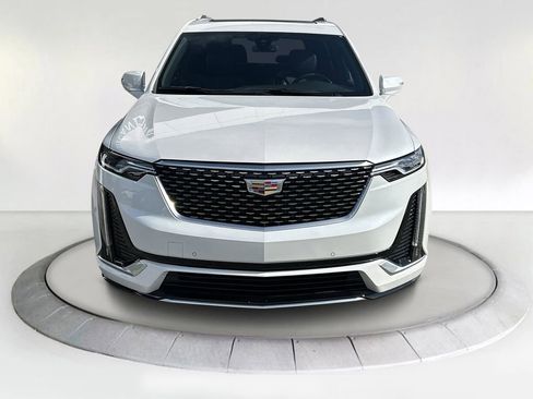 New 2025 Cadillac XT6 Luxury image 7