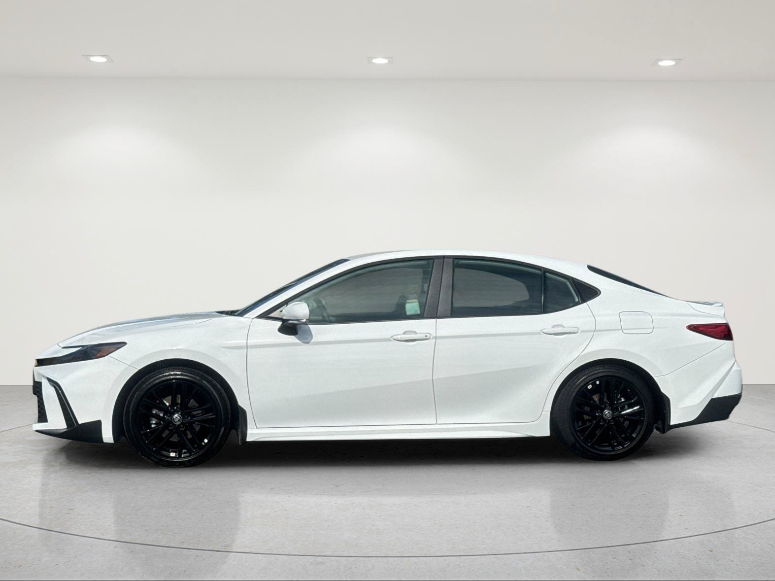 Used 2026 Toyota Camry SE w/ Multimedia Upgrade Package FWD image 3
