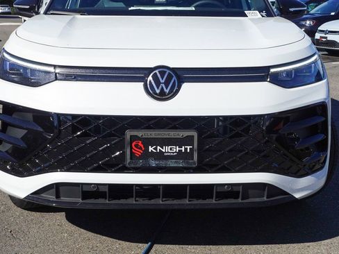 New 2026 Volkswagen Tiguan SE R-Line image 4