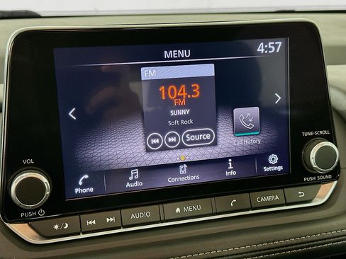 Used 2024 Nissan Rogue S image 21