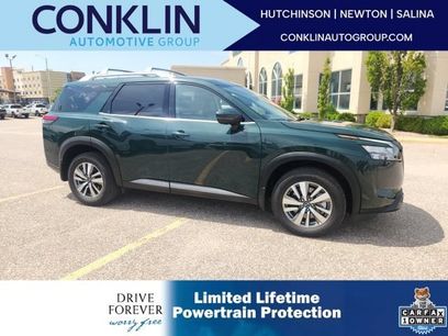 Used 2025 Nissan Pathfinder SL w/ Black Appearance Package