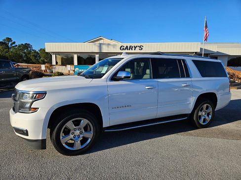 Used 2020 Chevrolet Suburban Premier AWD/4WD image 2