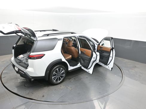 New 2026 Nissan Pathfinder Platinum AWD/4WD image 46