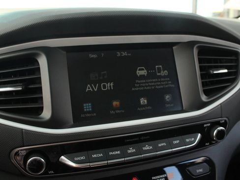 Used 2018 Hyundai Ioniq Plug-In Hybrid FWD image 26