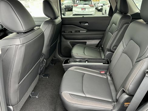 New 2026 Nissan Pathfinder SL AWD/4WD image 35
