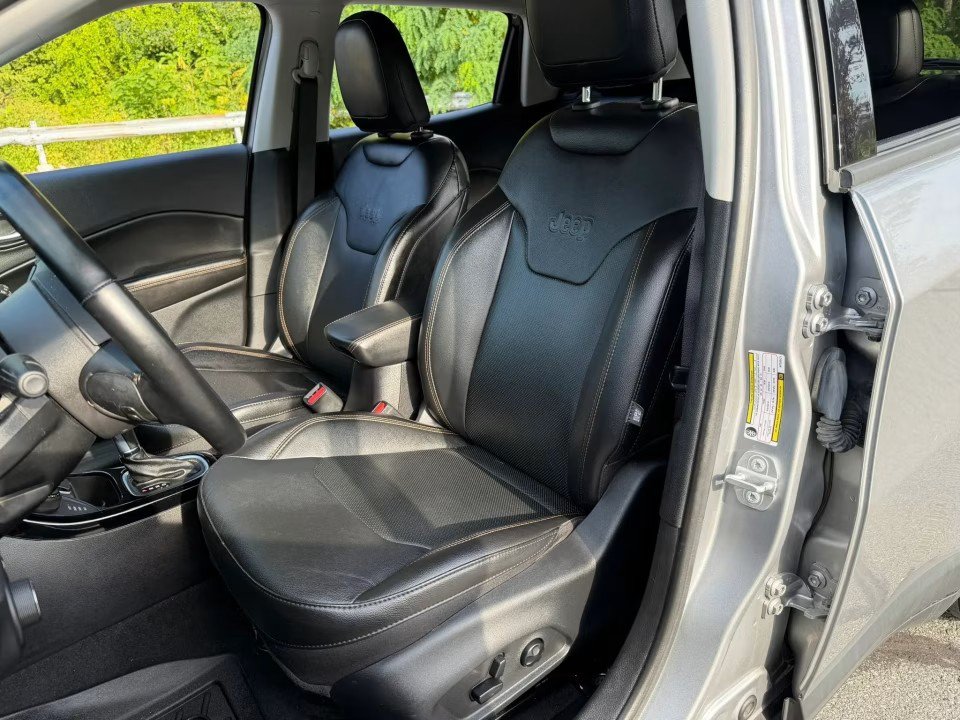 Used 2021 Jeep Compass Limited w/ Sun and Sound Group AWD/4WD image 9