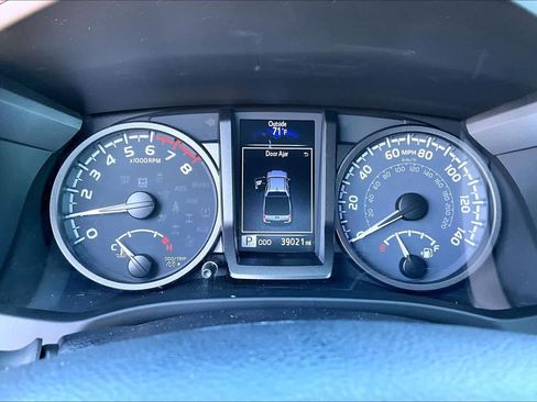 Used 2023 Toyota Tacoma TRD Off-Road w/ Technology Package image 22