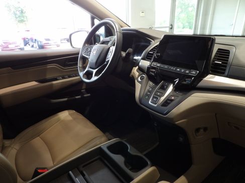 Used 2023 Honda Odyssey EX-L image 19