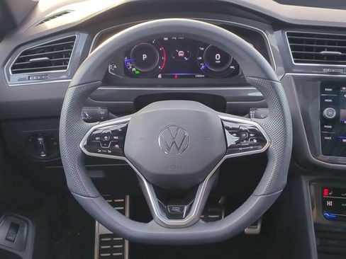 Used 2022 Volkswagen Tiguan SEL R-Line image 22