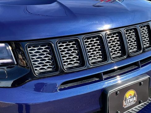Used 2017 Jeep Grand Cherokee SRT w/ Trailer Tow Group IV AWD/4WD image 33