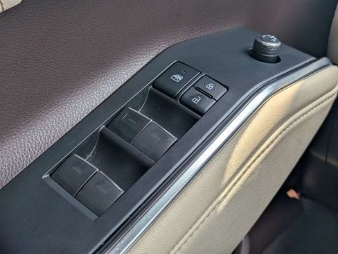 Used 2022 Toyota Highlander Platinum FWD image 28