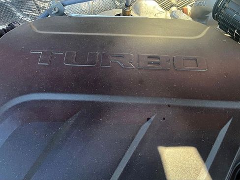 Used 2025 Chevrolet Trax LS w/ LS Convenience Package image 31