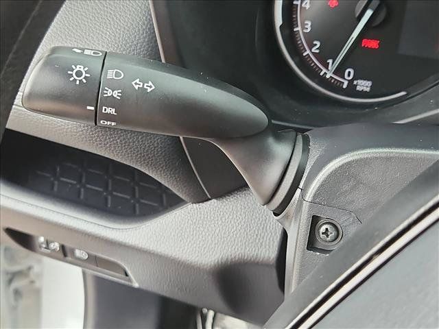Used 2025 Toyota RAV4 LE AWD/4WD image 15