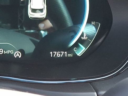 Used 2024 Genesis GV70 2.5T Sport Prestige w/ Sport Prestige Package image 13