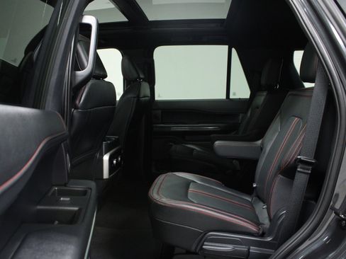 Used 2024 Ford Expedition Limited image 13